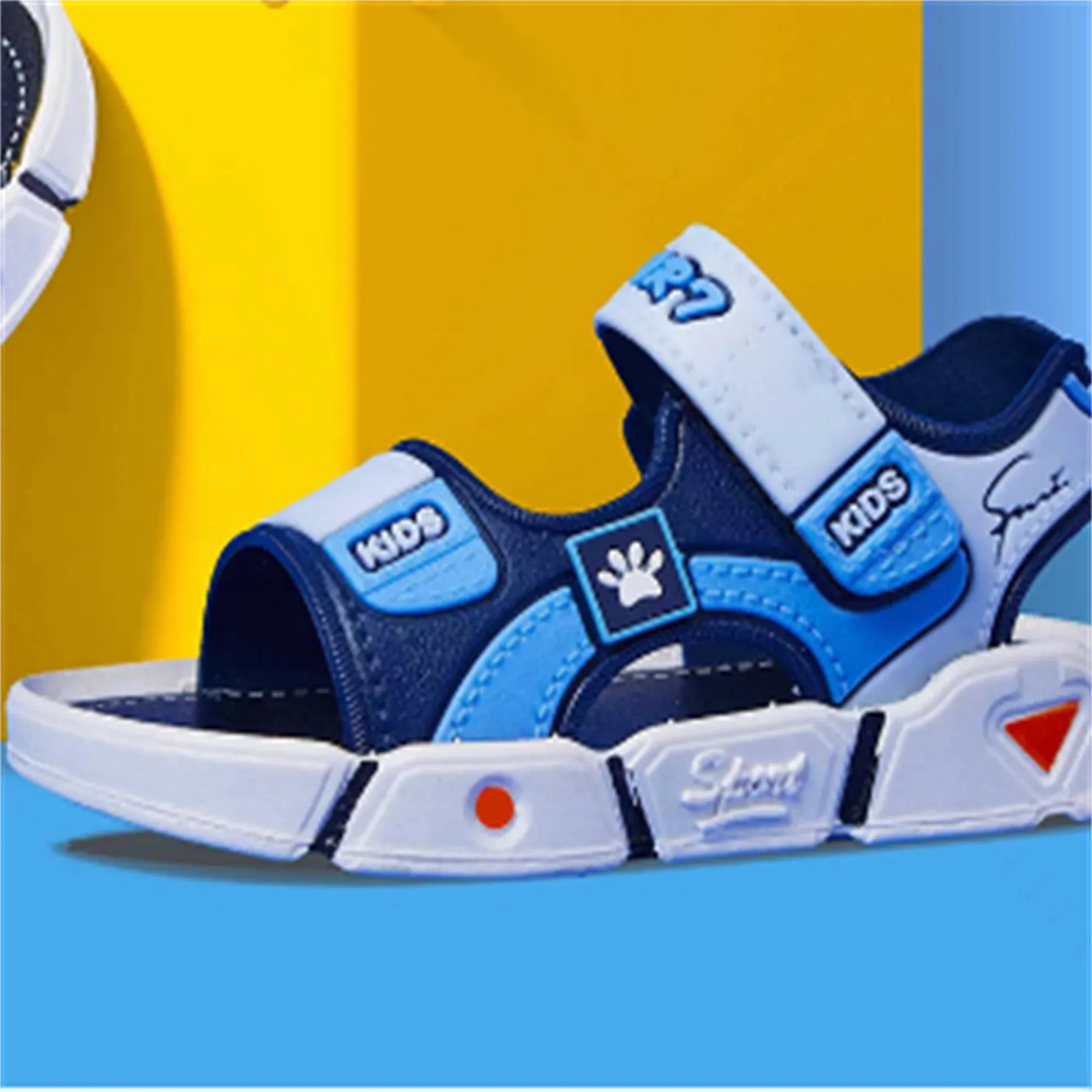 Boys and girls' beach style simple and cool boys' style sandals, students' breathable beach men's sandals, white soles, shoes wi