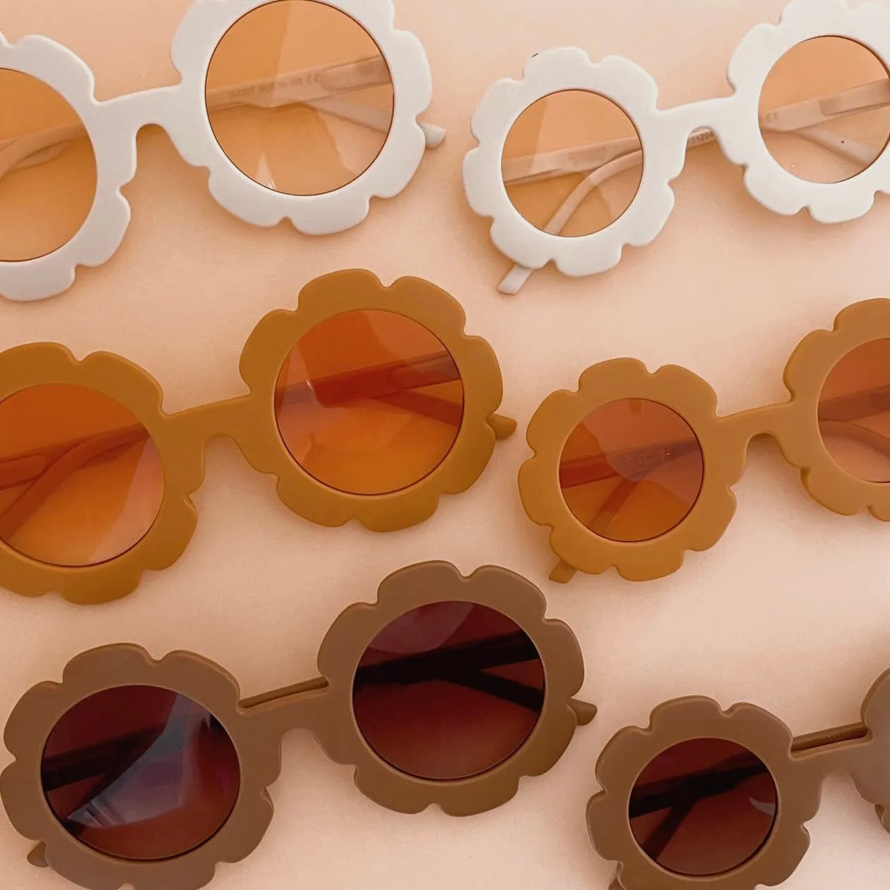 Flower Sunglasses for Adults in Cognac