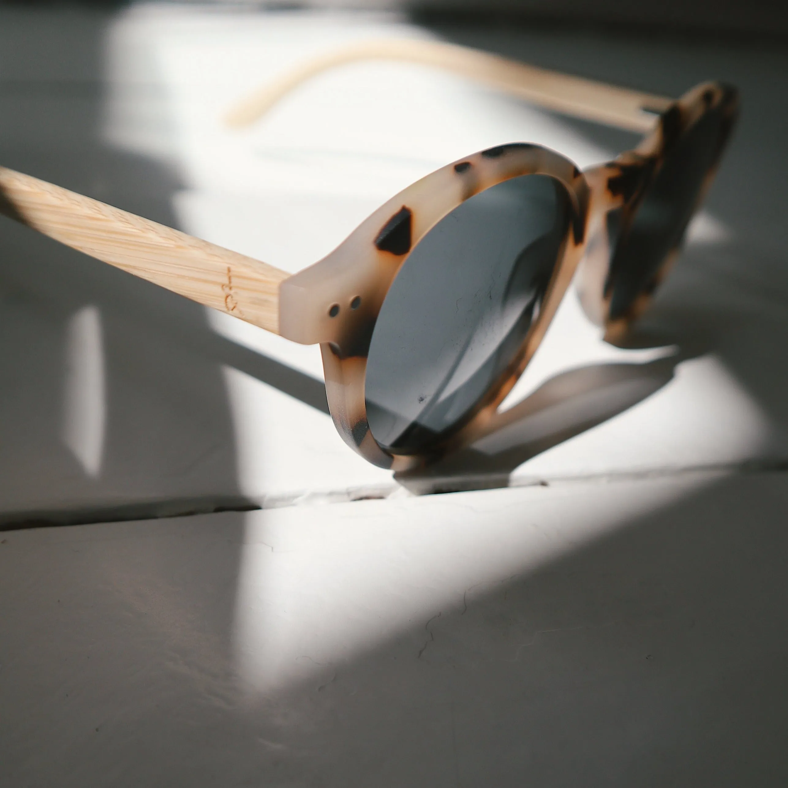 'Harriet' Blonde Tortoise Shell Bamboo Sunglasses